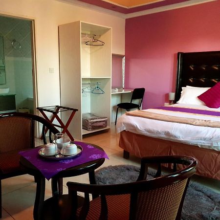 Mathlyn Guest House Франсистаун Экстерьер фото