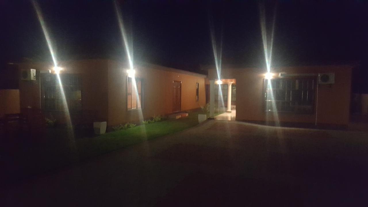 Mathlyn Guest House Франсистаун Экстерьер фото