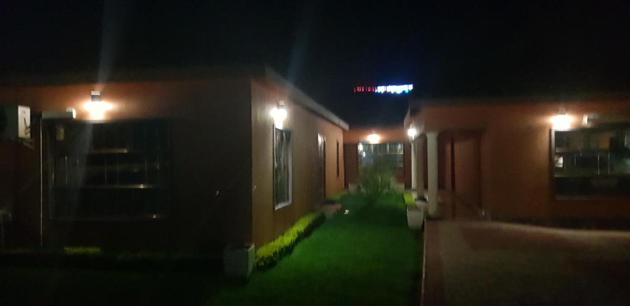 Mathlyn Guest House Франсистаун Экстерьер фото