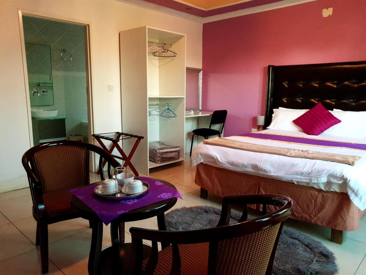 Mathlyn Guest House Франсистаун Экстерьер фото