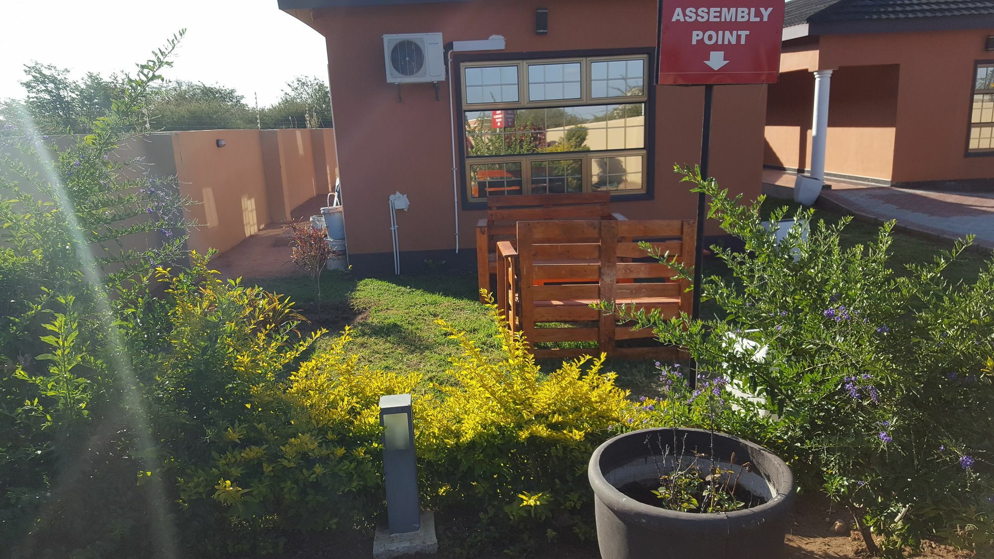 Mathlyn Guest House Франсистаун Экстерьер фото